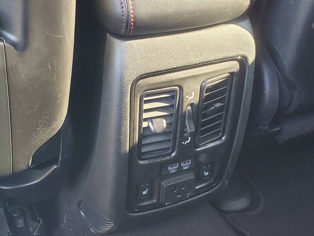 Used 2025 Dodge Durango GT image 36