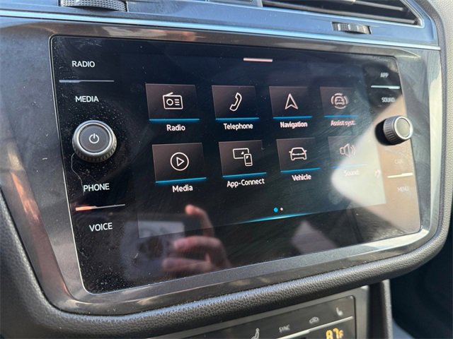 Used 2023 Volkswagen Tiguan SE R-Line image 21