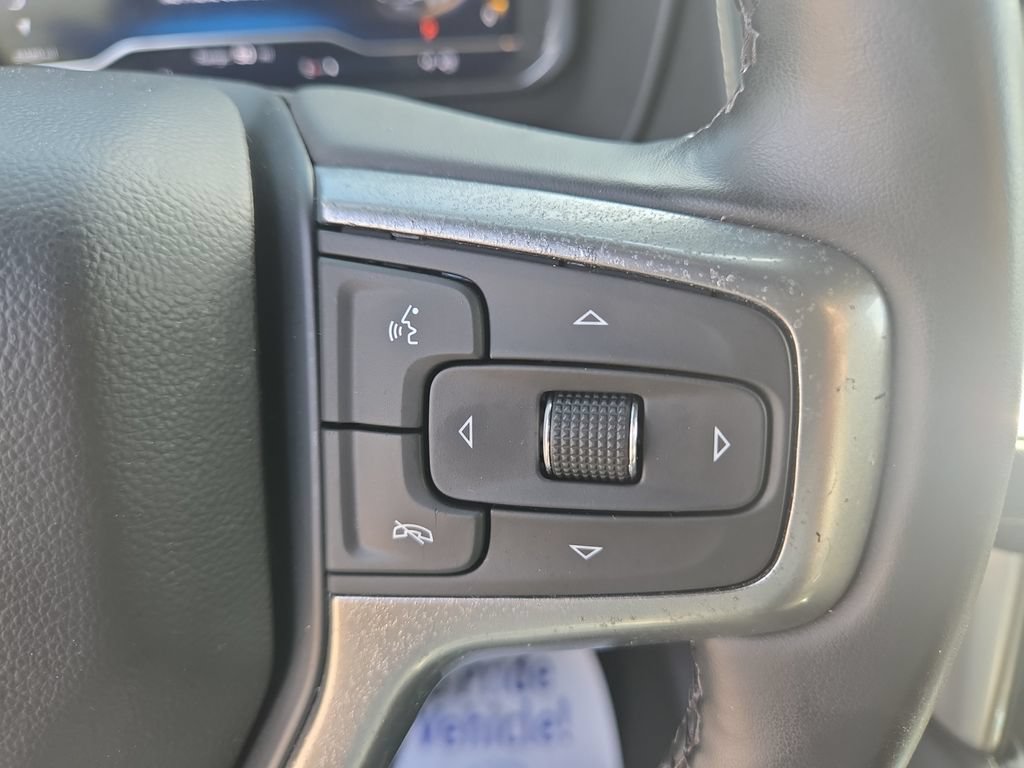 Used 2024 Chevrolet Tahoe Premier AWD/4WD image 17