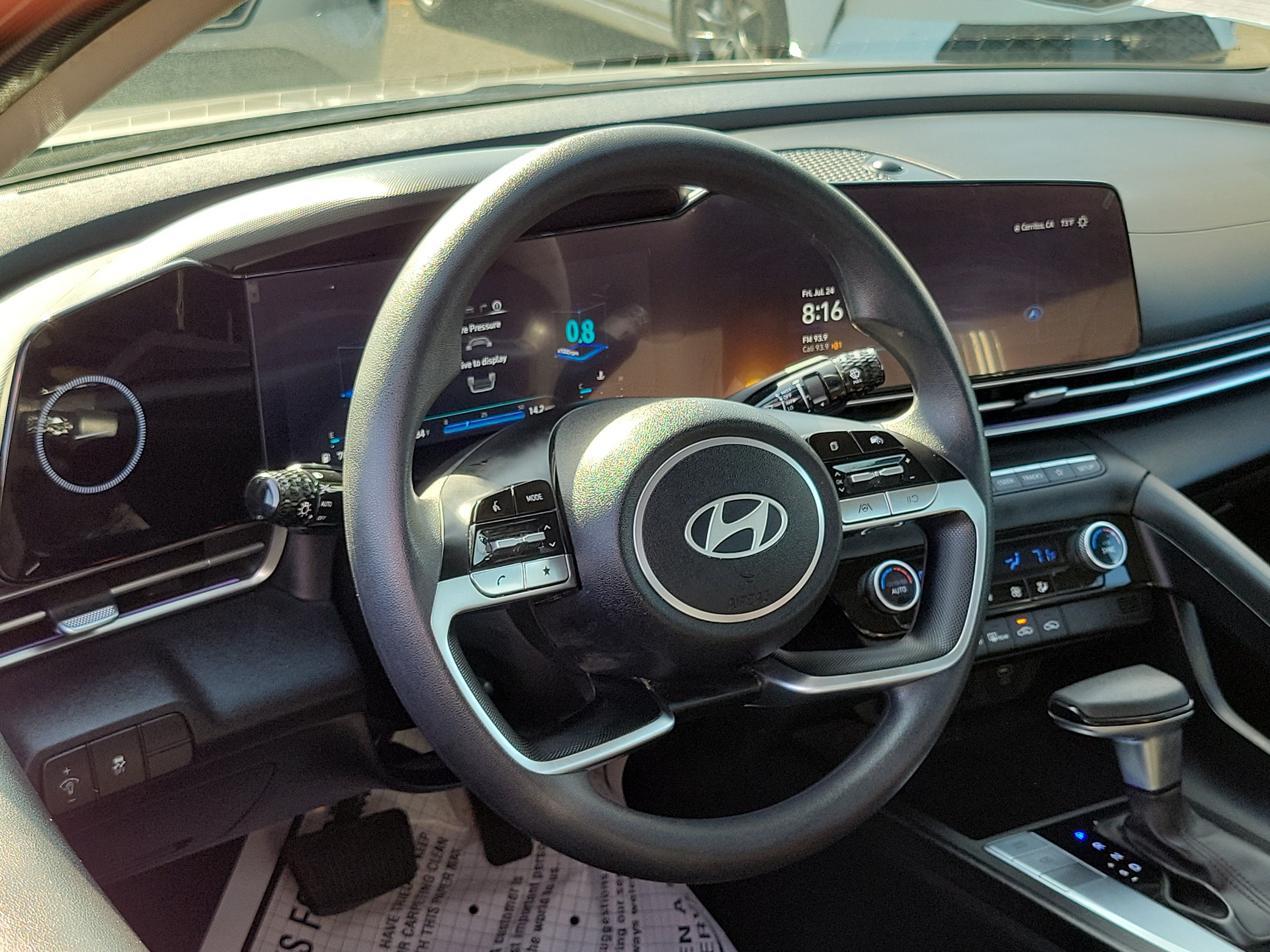 Certified 2024 Hyundai Elantra SEL FWD image 9