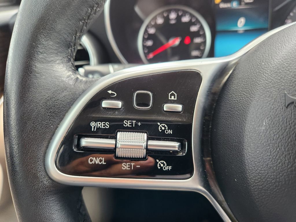 Used 2020 Mercedes-Benz GLC 300 4MATIC image 29