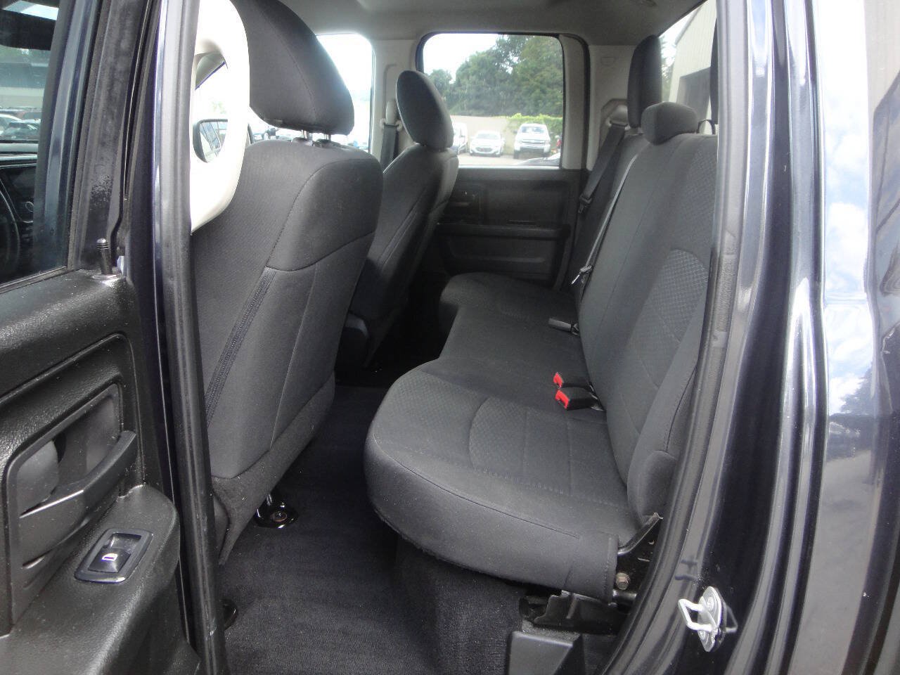 Used 2019 RAM 1500 Express AWD/4WD image 10