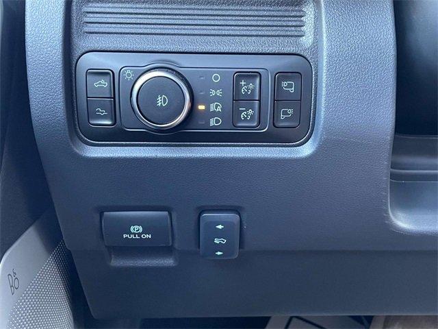 New 2025 Ford F350 Platinum w/ FX4 Off-Road Package image 32