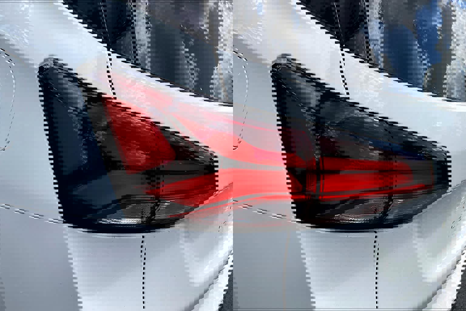 Used 2023 Chevrolet Equinox RS w/ RS Leather Package image 28