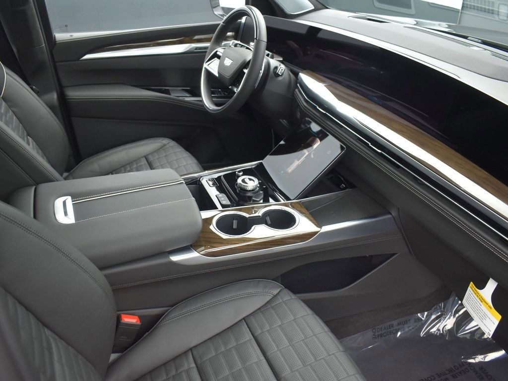 Certified 2026 Cadillac Escalade ESV Platinum Sport w/ LPO, ONYX Package image 38