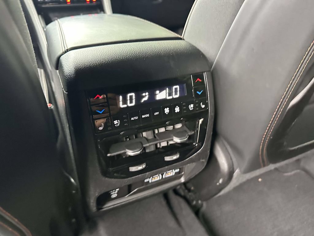 Used 2023 Jeep Grand Cherokee L Summit AWD/4WD image 11