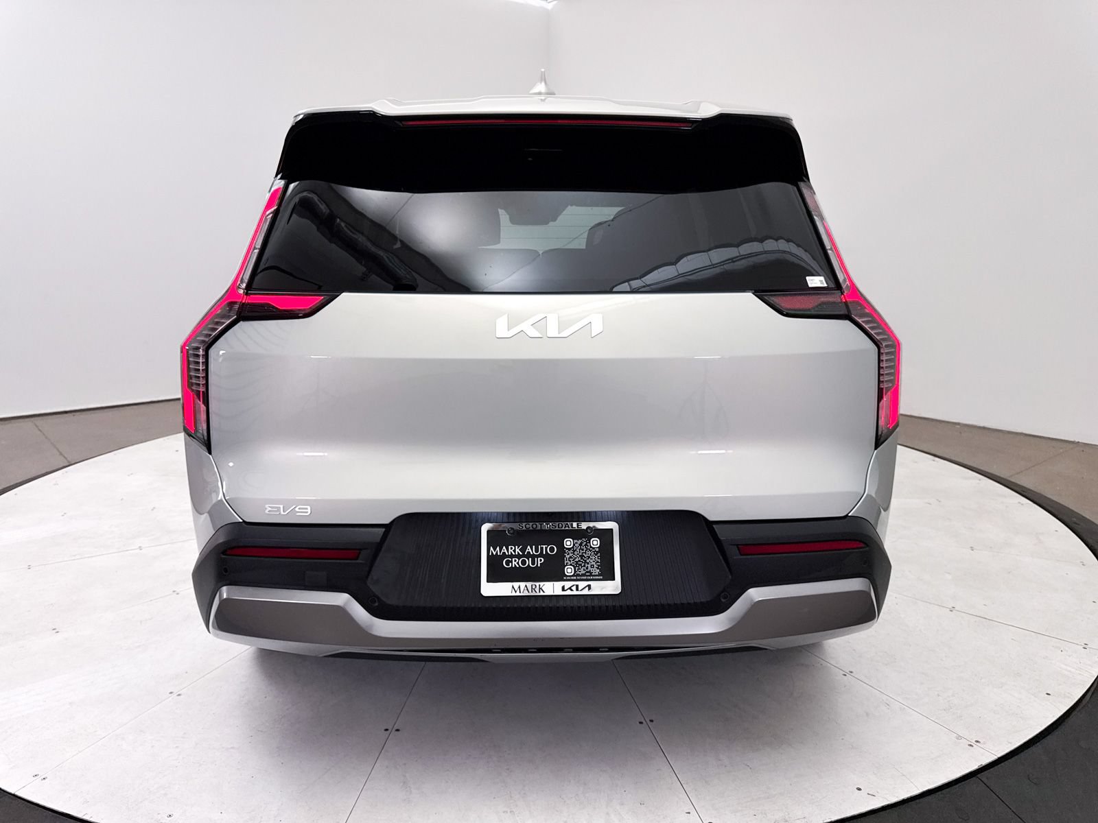 Certified 2024 Kia EV9 Light Long Range RWD image 18