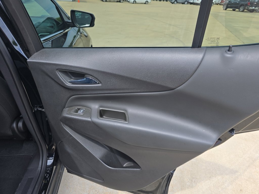 Used 2024 Chevrolet Equinox LT FWD image 17