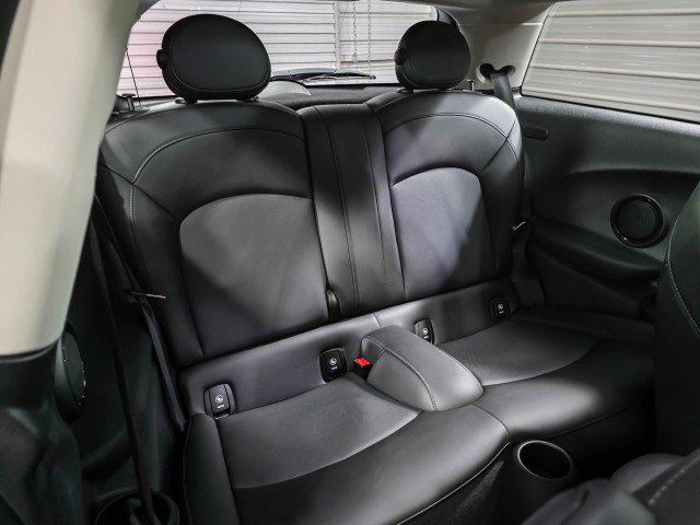 Used 2019 MINI Cooper S w/ Signature Upholstery Package FWD image 15