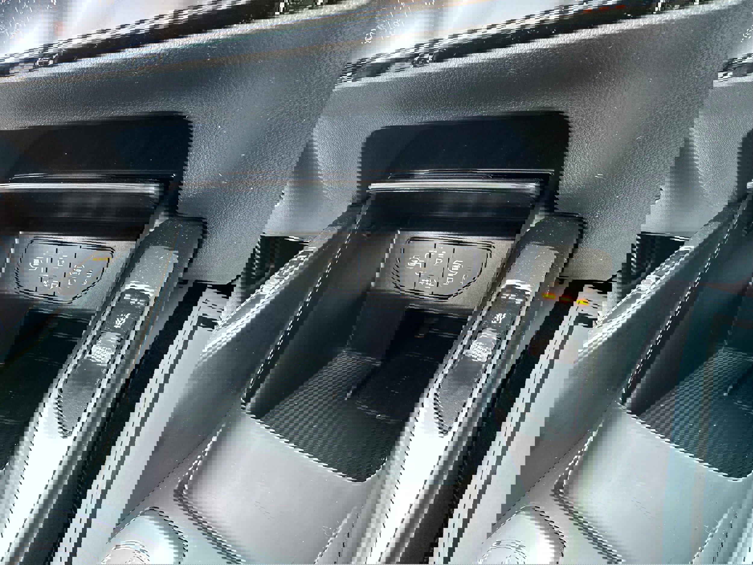 Used 2025 Kia Sorento EX image 44