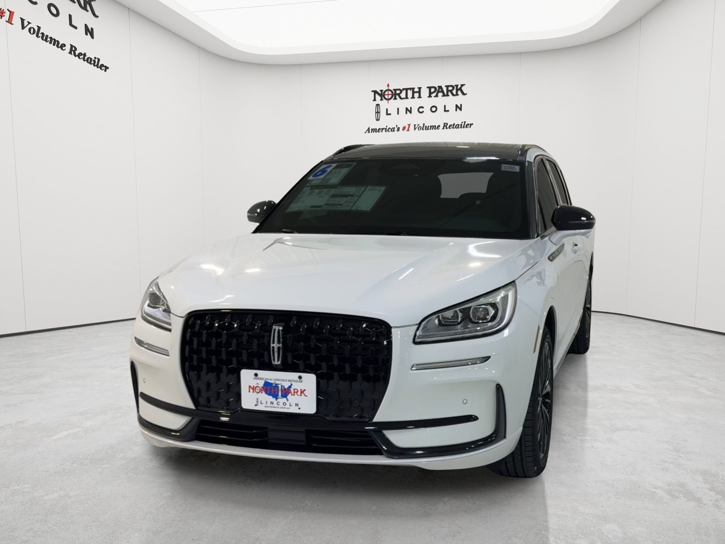 New 2026 Lincoln Corsair Reserve FWD image 4