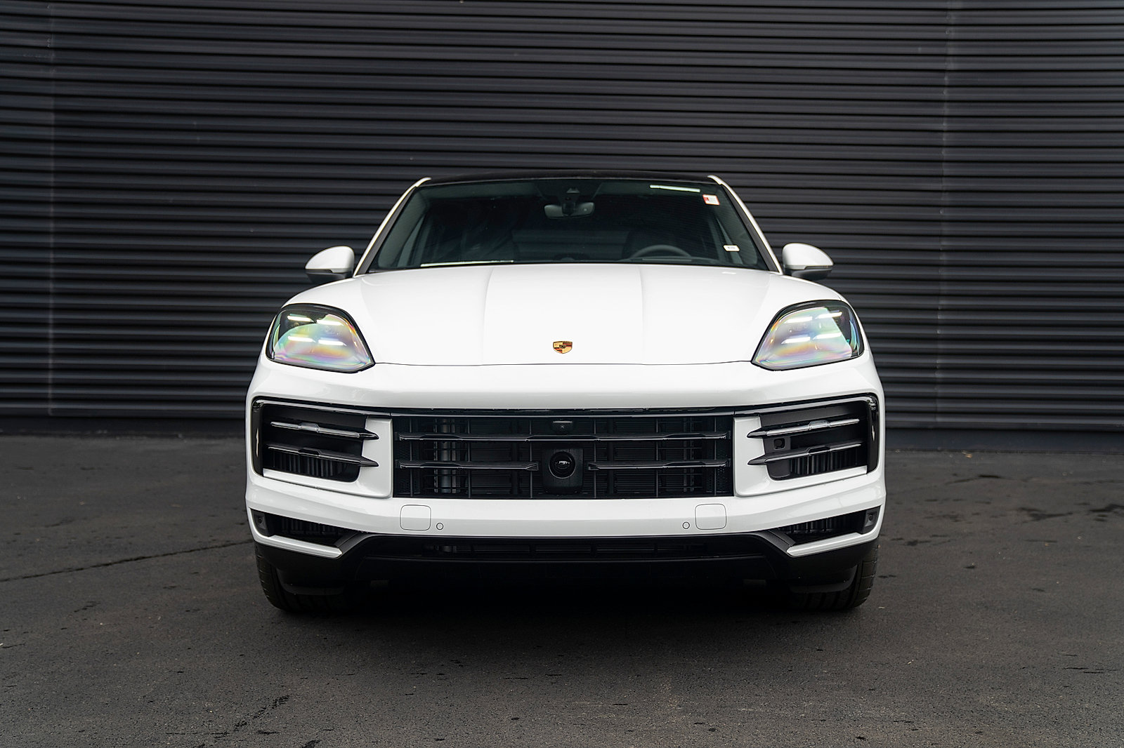 Used 2025 Porsche Cayenne Coupe image 27