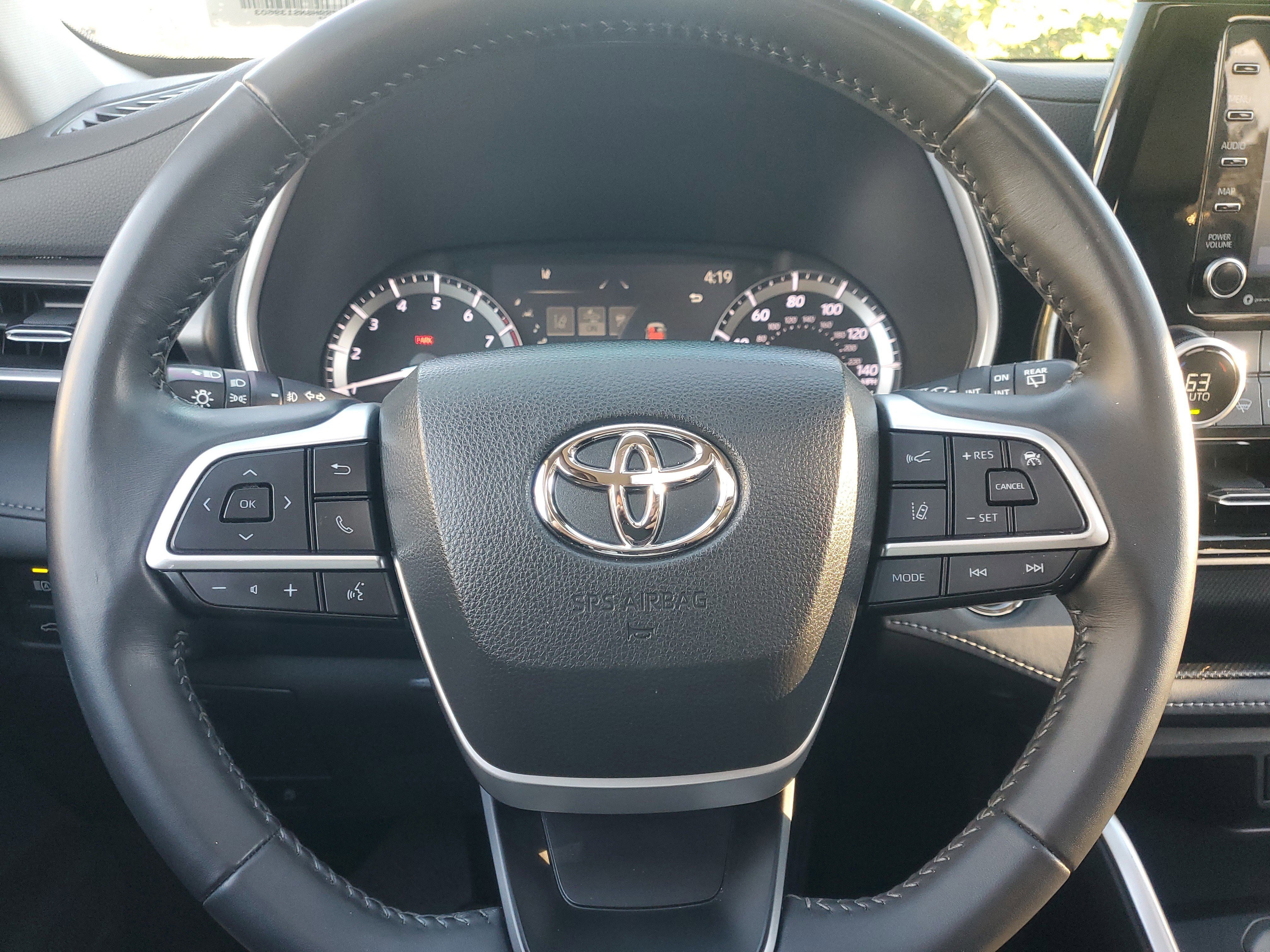 Used 2022 Toyota Highlander XLE image 23