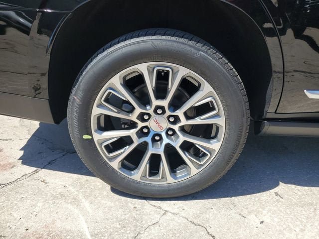 New 2026 GMC Yukon Denali w/ Denali Reserve Package AWD/4WD image 6