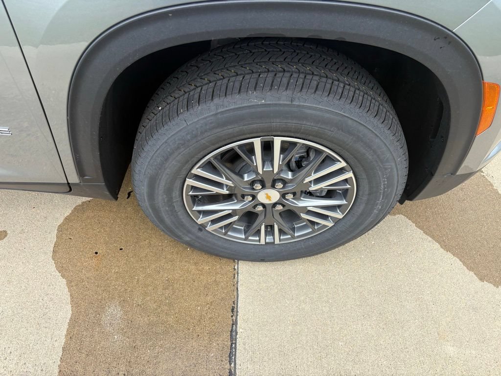 New 2026 Chevrolet Traverse LT w/ LPO, Floor Liner Package FWD image 54