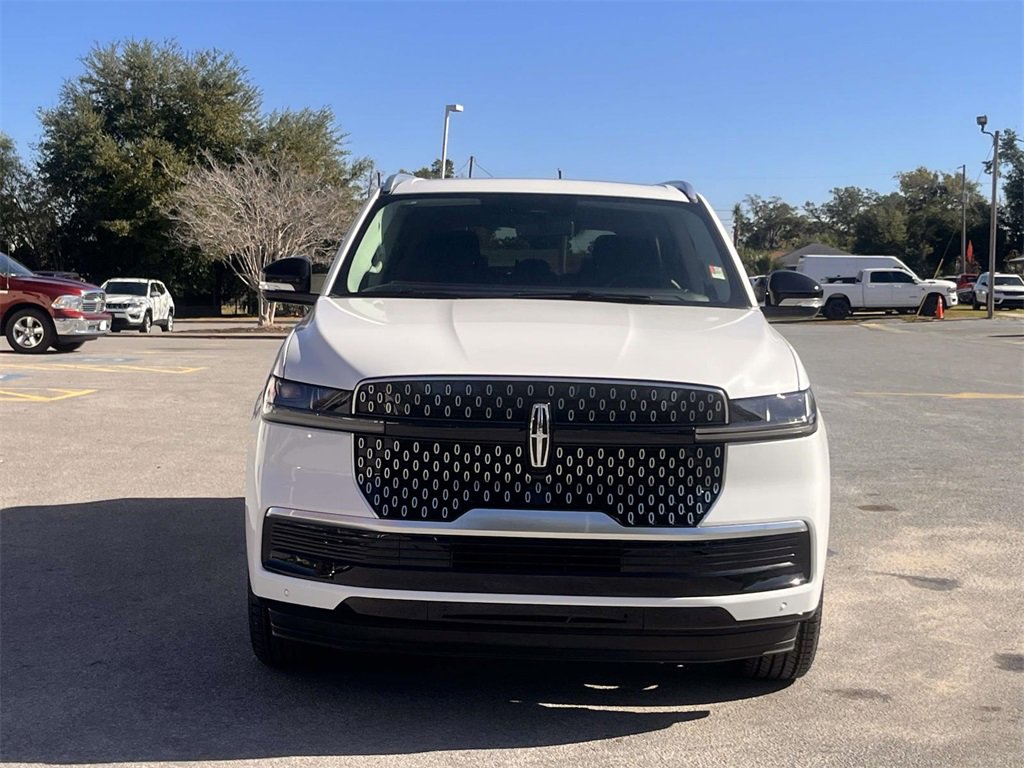 New 2025 Lincoln Navigator Reserve image 8