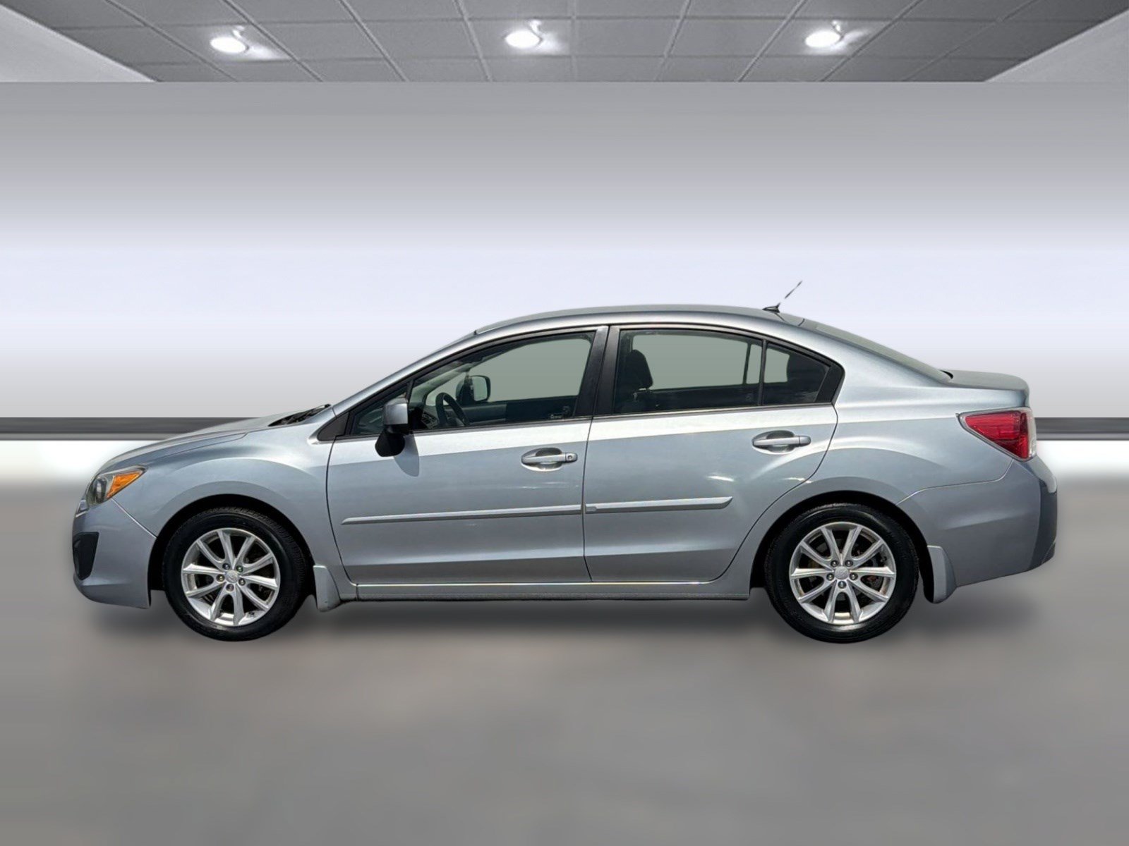 Used 2013 Subaru Impreza 2.0i Premium w/ All-Weather Pkg AWD/4WD image 2