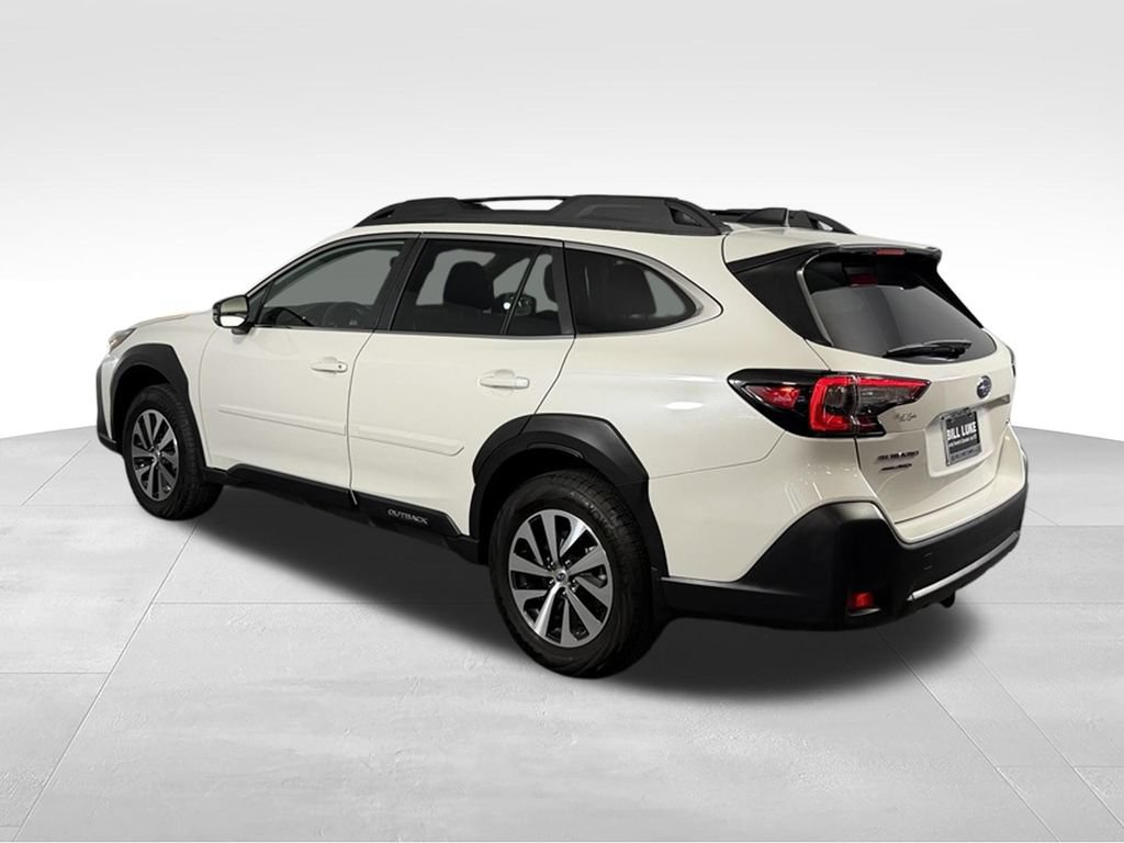 Used 2025 Subaru Outback Premium AWD/4WD image 9