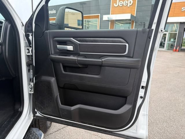 Used 2024 RAM 2500 Big Horn AWD/4WD image 38