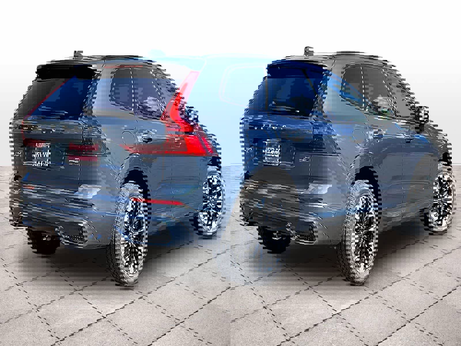 New 2026 Volvo XC60 B5 Plus w/ Climate Package image 4