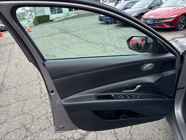 Used 2023 Hyundai Elantra SEL image 32
