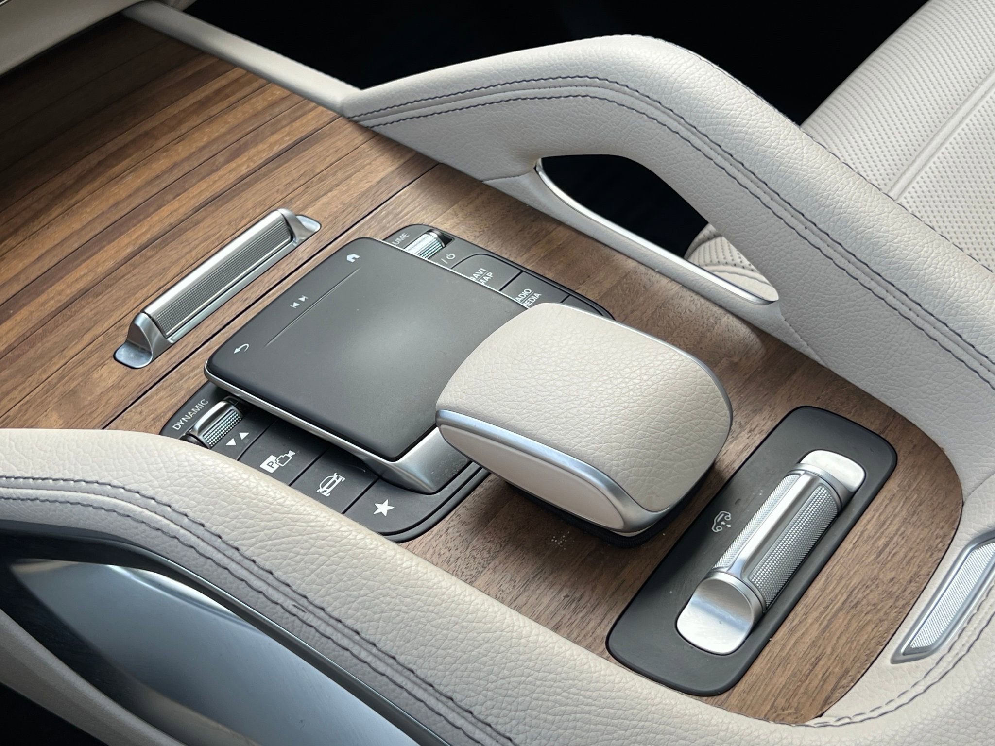 Used 2023 Mercedes-Benz GLS 580 4MATIC image 33