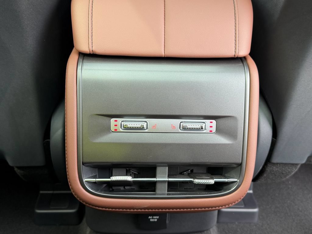 New 2026 Lincoln Nautilus Reserve w/ Jet Appearance Package AWD/4WD image 8