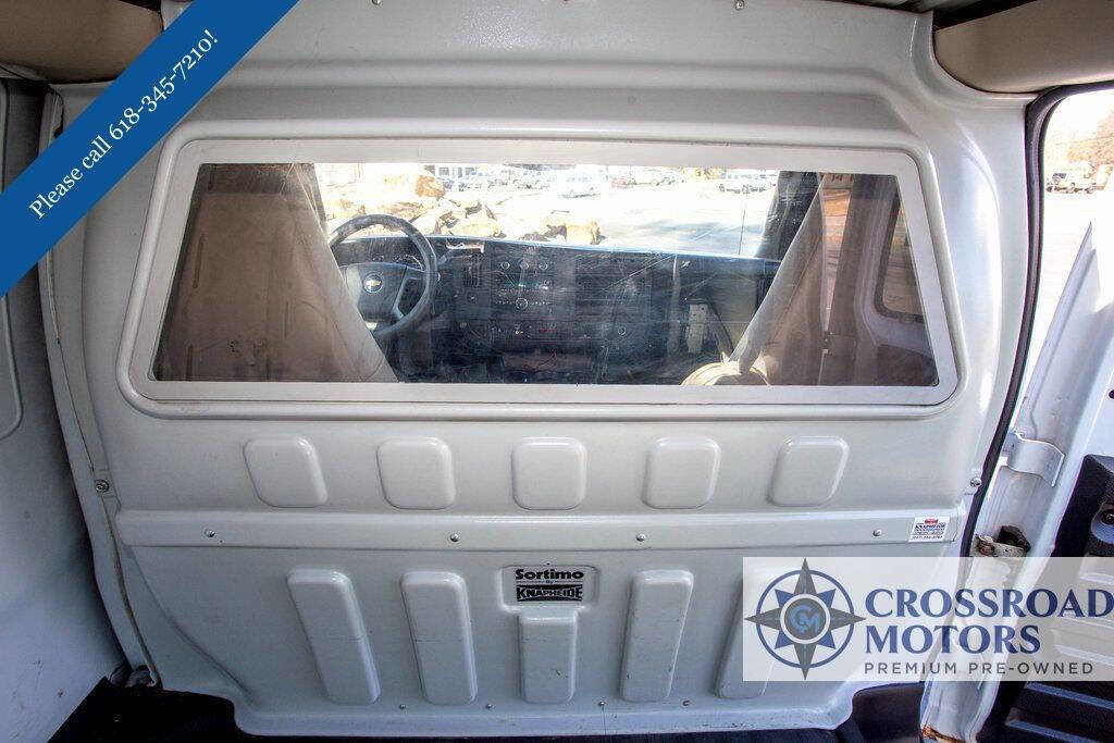 Used 2016 Chevrolet Express 2500 RWD image 20