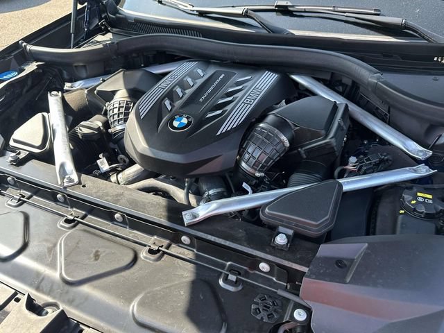 Used 2021 BMW X7 M50i AWD/4WD image 15