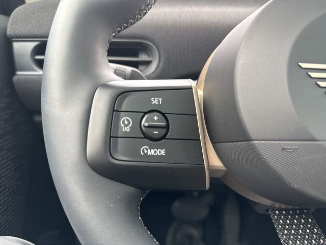 Used 2025 MINI Cooper 2-Door Hardtop image 16