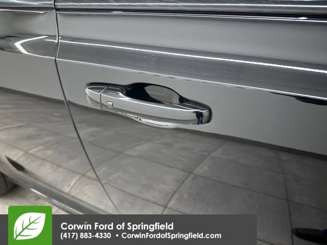 Used 2022 Chrysler 300 Touring L image 8