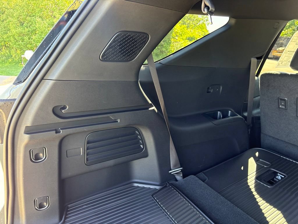 New 2026 Chevrolet Traverse High Country w/ LPO, Floor Liner Package AWD/4WD image 62