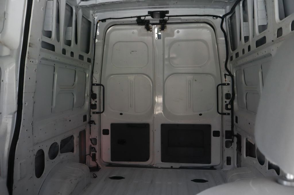 Used 2019 Nissan NV 2500 SV image 22