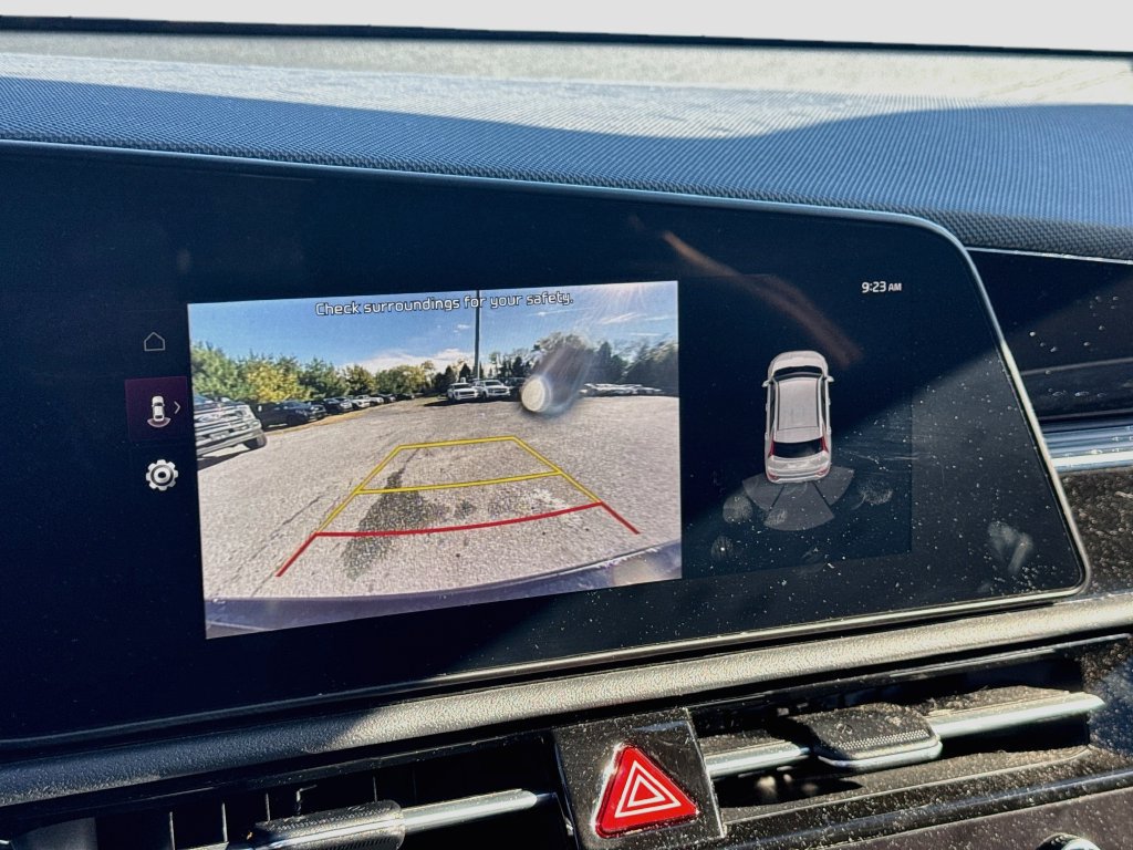 Certified 2023 Kia Niro EX FWD image 17