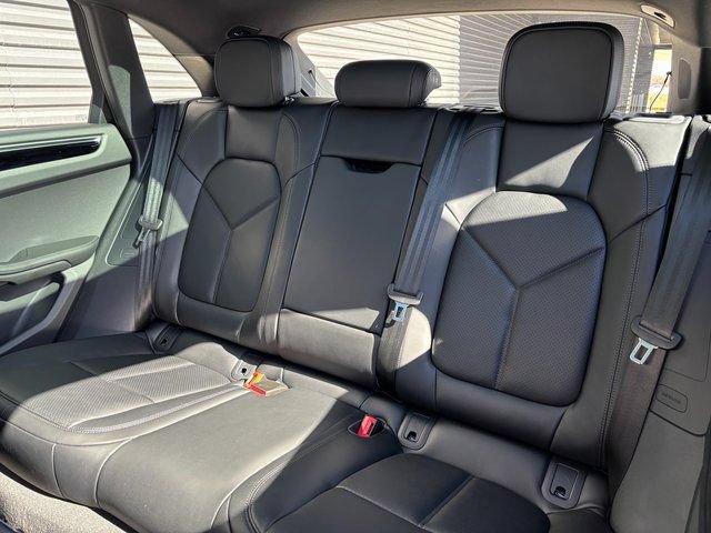 Certified 2026 Porsche Macan S AWD/4WD image 26