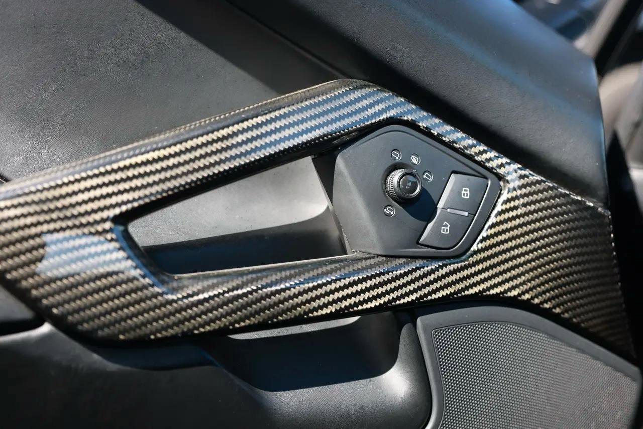 Used 2012 Lamborghini Aventador LP 700-4 image 40