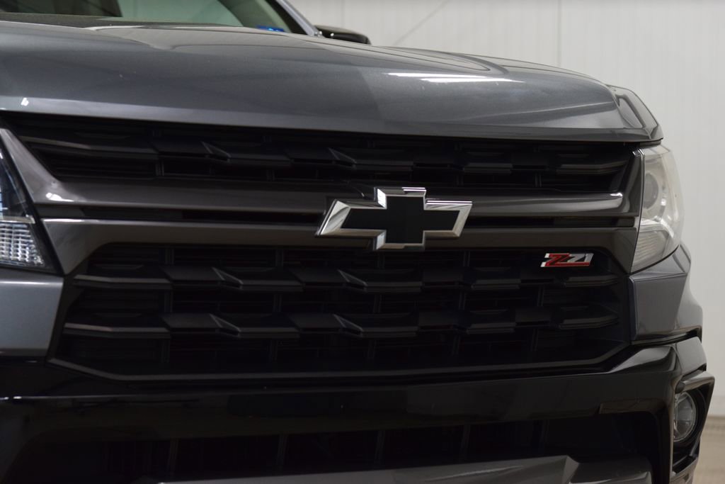 Used 2021 Chevrolet Colorado Z71 w/ Safety Package AWD/4WD image 11