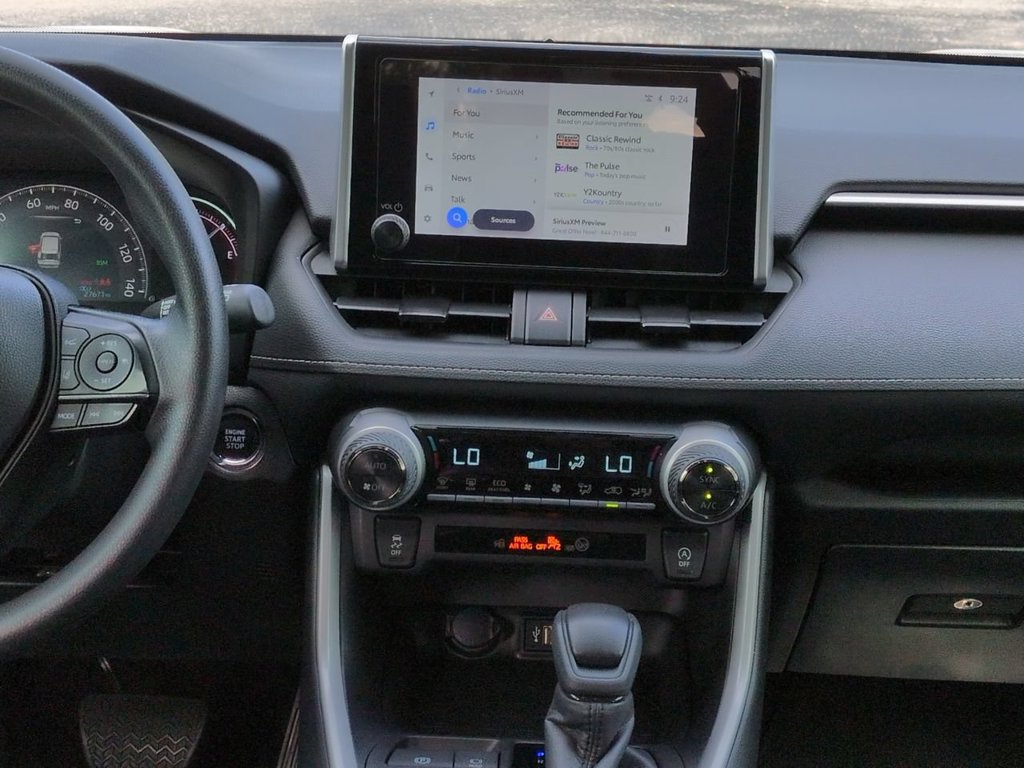 Used 2024 Toyota RAV4 XLE FWD image 18