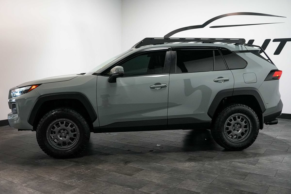 Used 2022 Toyota RAV4 Adventure AWD/4WD image 3
