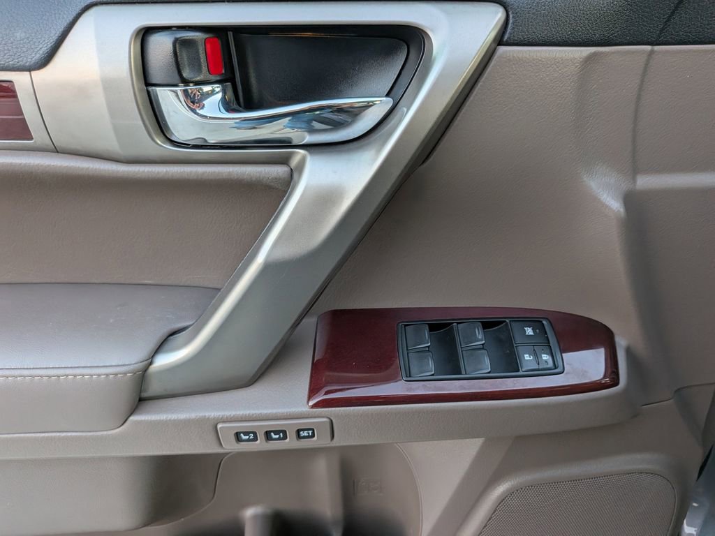 Used 2018 Lexus GX 460 Premium w/ Premium Package image 10