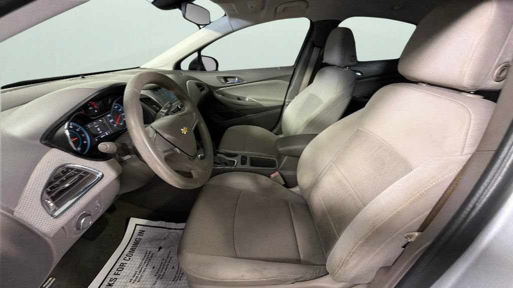 Used 2017 Chevrolet Cruze LS FWD image 17