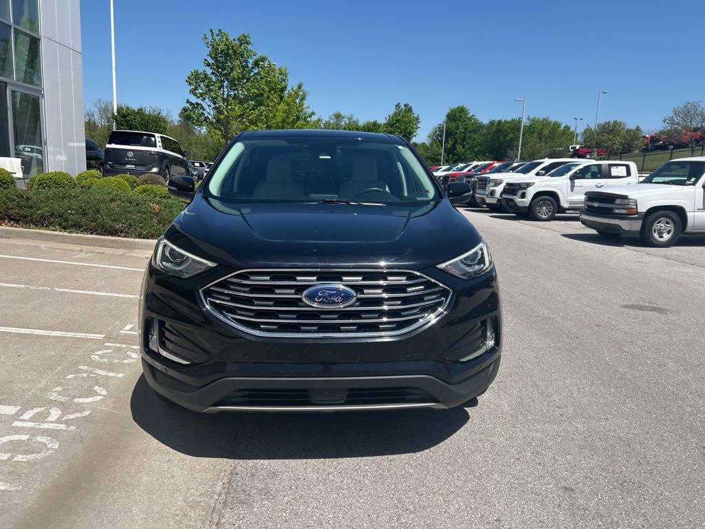 Used 2021 Ford Edge Titanium FWD image 2