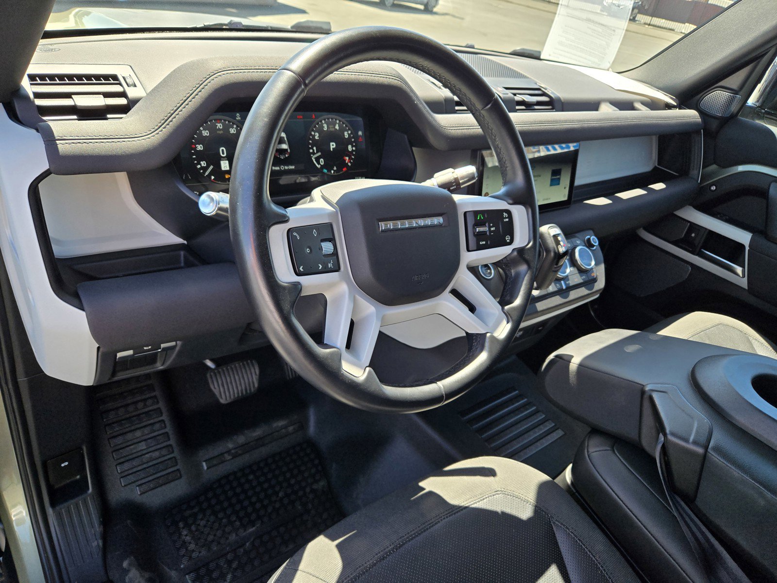 Used 2021 Land Rover Defender 90 First Edition image 12