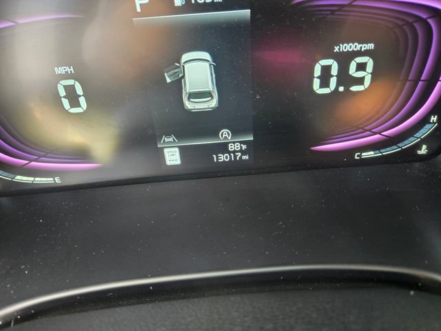 Used 2025 Kia Soul LX FWD image 3