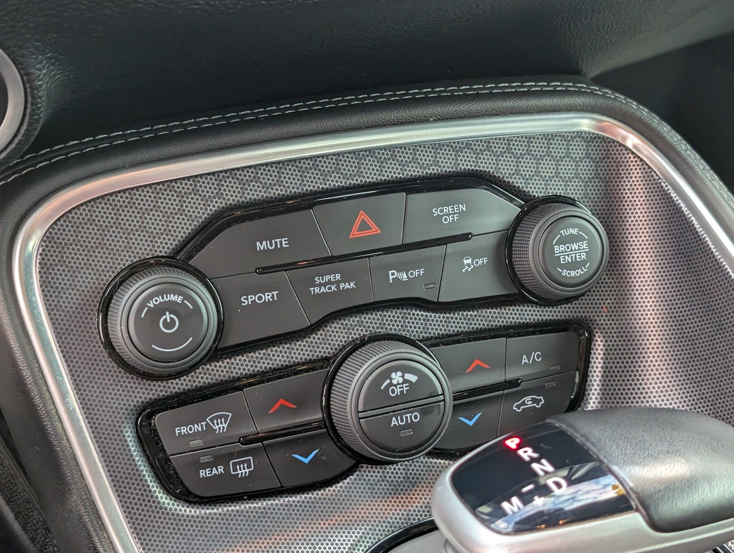 Used 2018 Dodge Challenger GT w/ GT Interior Package AWD/4WD image 18