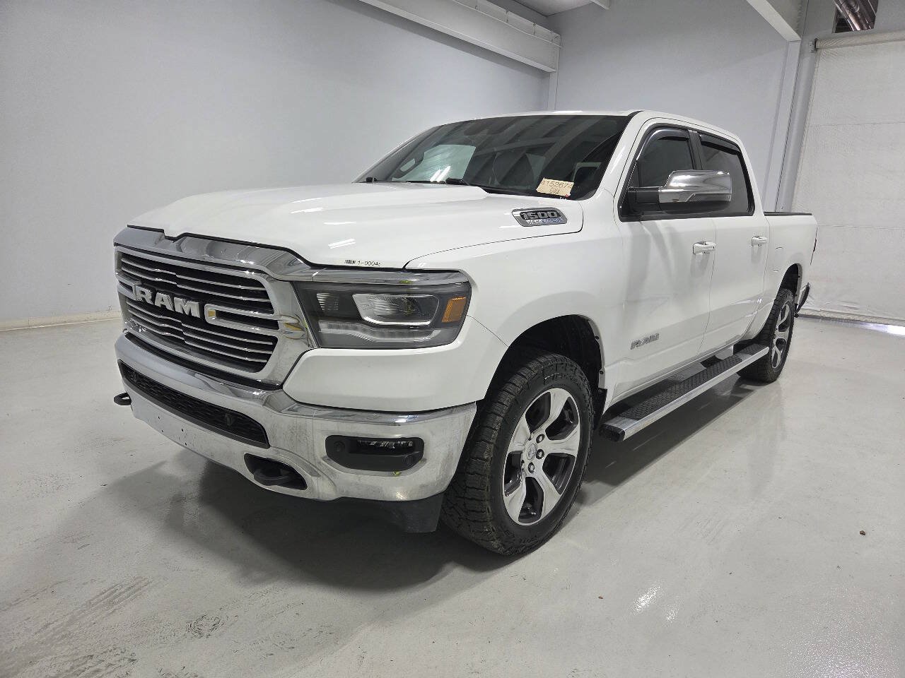 Used 2023 RAM 1500 Laramie AWD/4WD image 5