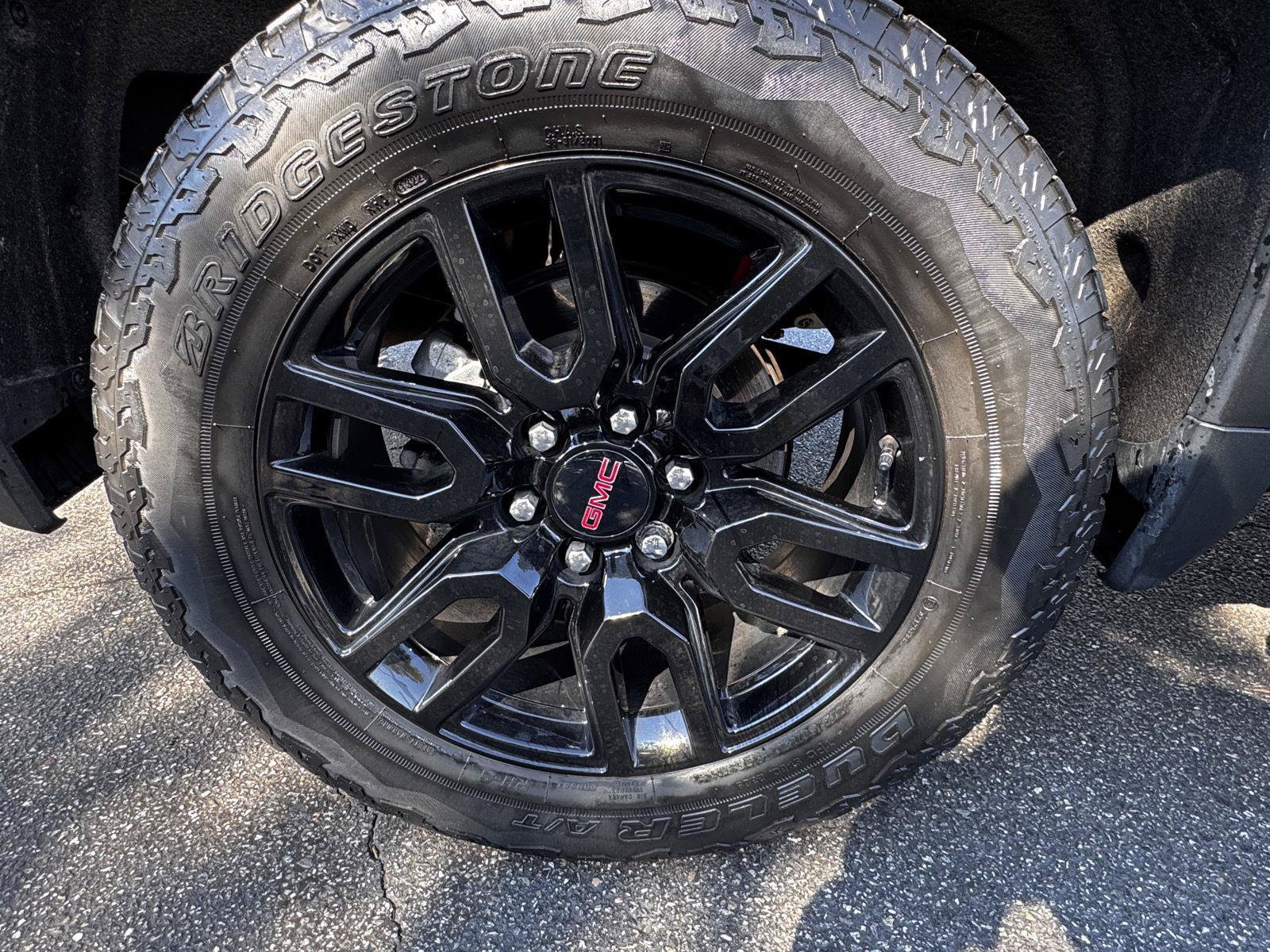 Used 2022 GMC Sierra 1500 Elevation w/ Elevation Premium Package AWD/4WD image 9