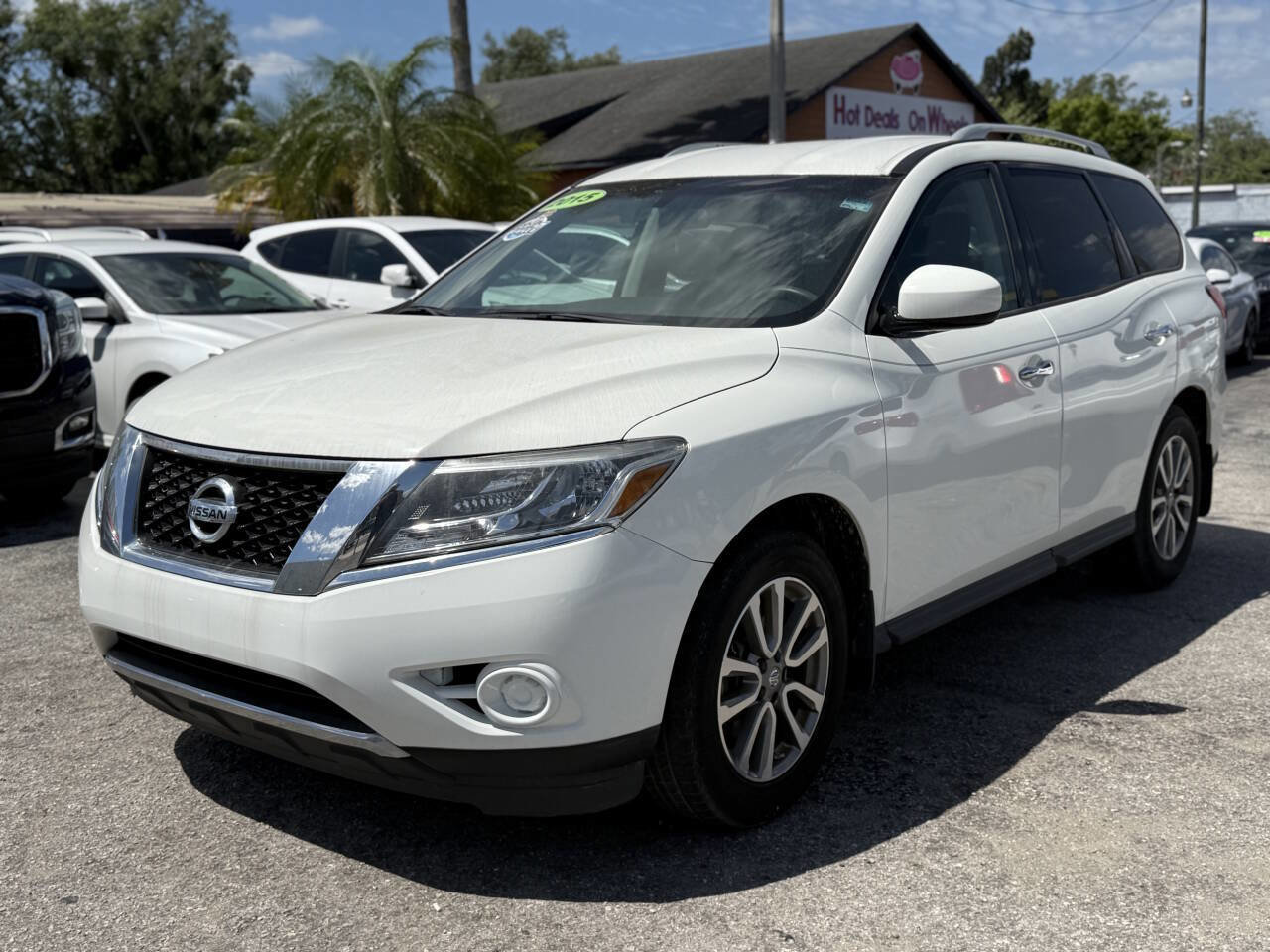 Used 2015 Nissan Pathfinder S FWD image 2