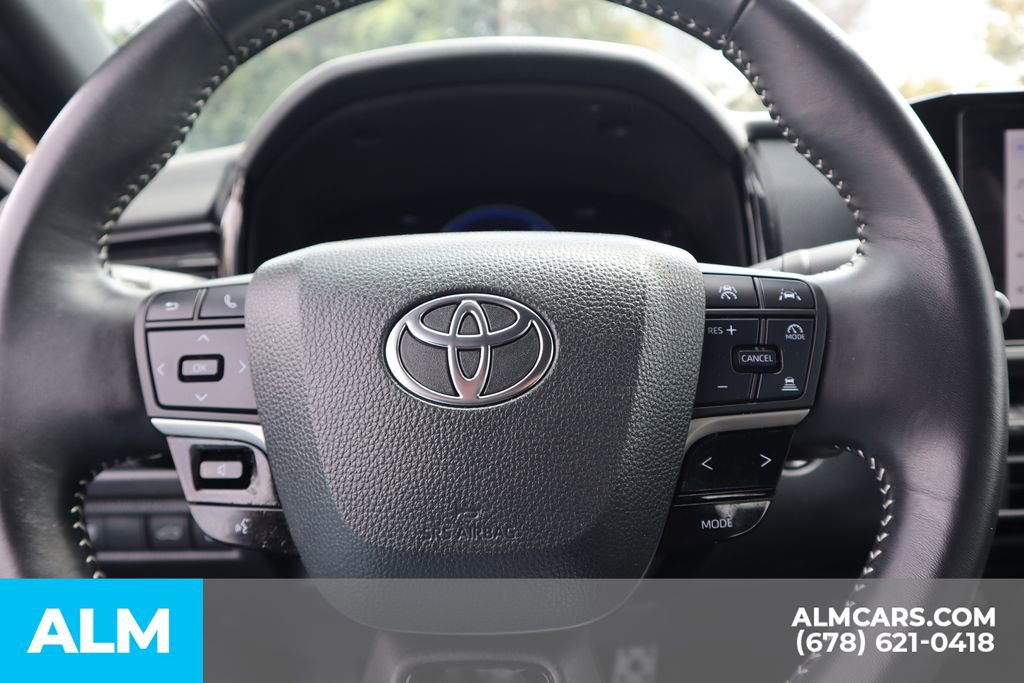 Used 2025 Toyota Camry SE image 27