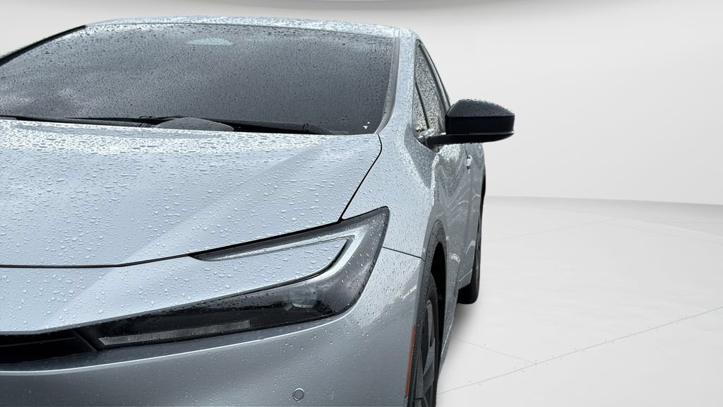 Used 2025 Toyota Prius LE FWD image 34